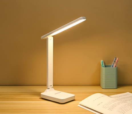Verstelbare arm opvouwbare tafellamp 5500 Kelvin Touch Control met 10 lampen voor helder licht