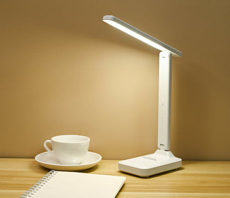 Verstelbare arm opvouwbare tafellamp 5500 Kelvin Touch Control met 10 lampen voor helder licht