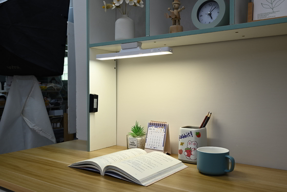 Verstelbare kleurtemperatuur Opvouwbare LED-wandtafellamp Voor huisversiering
