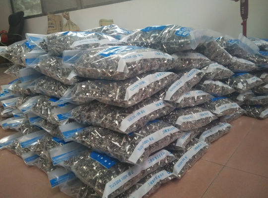 Geschikt voor binnen- en buitengrillen Onzichtbare grill accessoires verpakken één zak 200pcs Duurzame accessoires voor het bereiden van voedsel