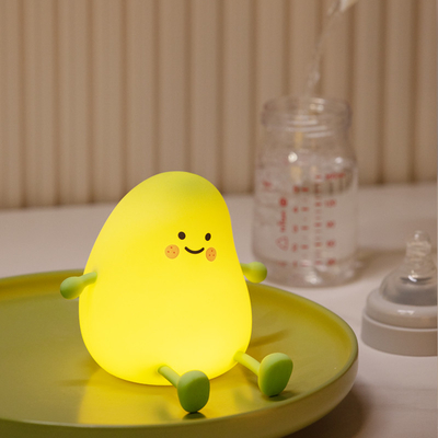 Leuke design Leuke nachtlamp met klein mango ontwerp en 18650 lithiumbatterie 5h-40h Gebruikstijd