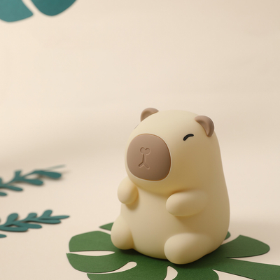 Oplaadbare mooie ontwerp zachte siliconen capybara nachtlicht voor kinderkamer