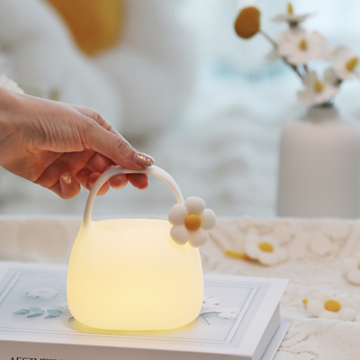Moderne schattig draagbaar lamp Warm wit LED tafellamp voor slaapkamer USB oplaadbaar siliconen materiaal