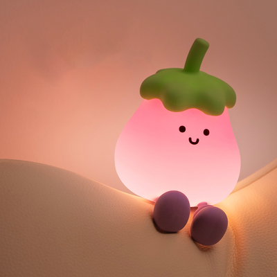 Fabriek Groothandel Cartoon Soft Silicone LED nachtlichten Schattig Kleine Aubergine Bedlampjes Draagbare USB Oplaadbare slaapkamer nachtlichten