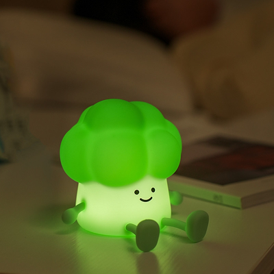 Schattige tekenfilm broccoli om kinderen te begeleiden om te slapen siliconen nachtlamp oplaadbare bedlamp groentelamp