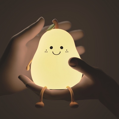 Hoogwaardig oplaadbaar RGB draadloos LED nachtlicht Dimmable tafellamp voor baby / kinderen Lief siliconen ontwerp