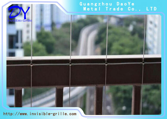 Onzichtbare veiligheidsgrill onzichtbare veiligheidsbarrière ontworpen om kinderen en huisdieren effectief te beschermen en tegelijkertijd de esthetische integriteit te behouden