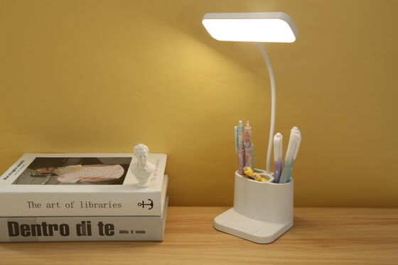 Intelligente USB draagbare verstelbare opvouwbare led-tafellamp met oogbescherming leeslamp