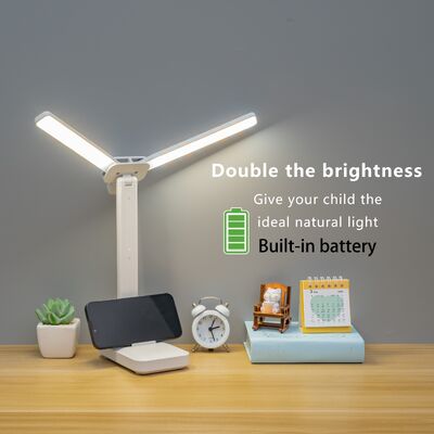LED-tafellamp met drie niveaus helderheidsregeling die een verlichtingsoplossing biedt voor werk, studie en ontspanning