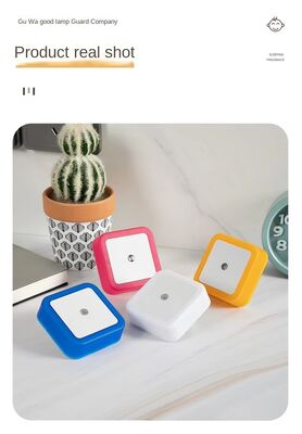 Leuke nachtlamp met bewegingssensor die zacht licht geeft