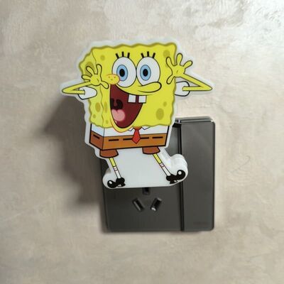 Muurplug in nachtlicht die een consistente en energieke verlichting biedt voor meerdere instellingen